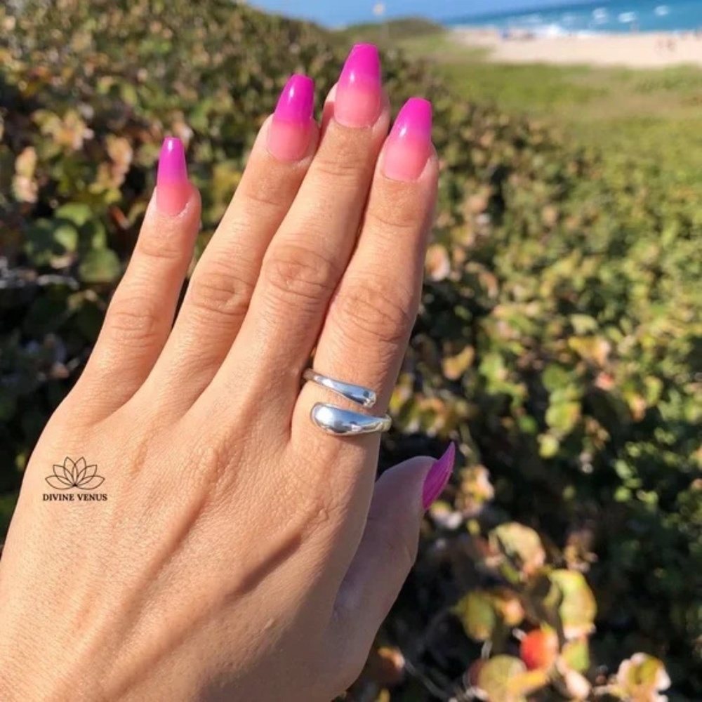 Classic Ring - Picture 2 of 11